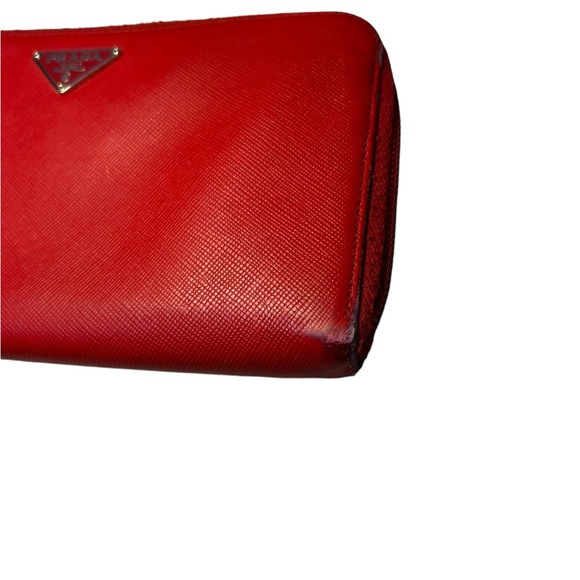 PRADA red saffiano leather trifold wallet - Picture 14 of 15